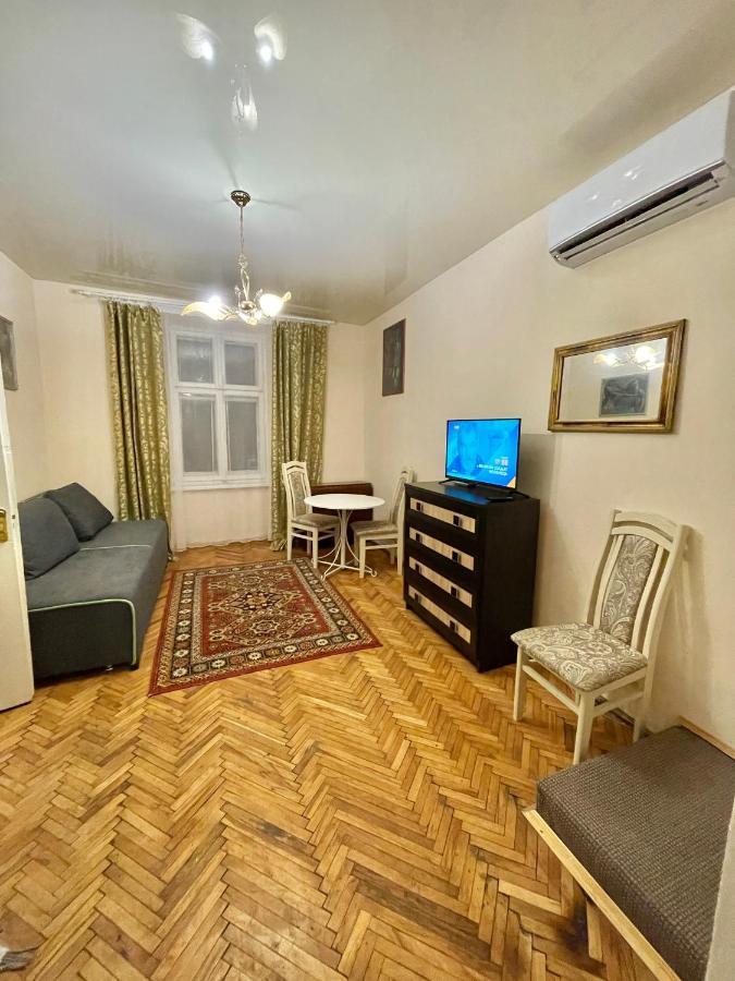 Style Apartments In Old Lviv Luaran gambar