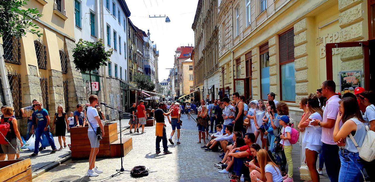 Style Apartments In Old Lviv Luaran gambar